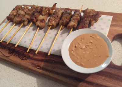 Chicken skewers with a peanut sauce